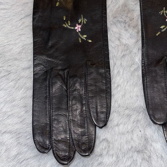 1940’s Vintage Black Long Leather Gloves with Embroidered Flowers - Picture 7 of 12
